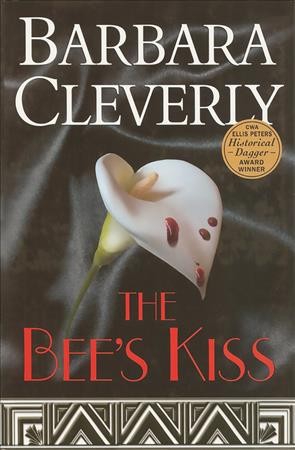 The bee's kiss / Barbara Cleverly.